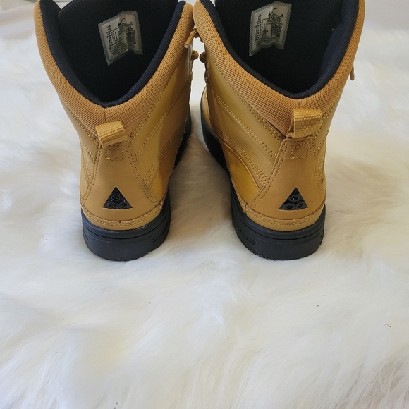Nike ACG Tan Boots - Picture 4 of 10